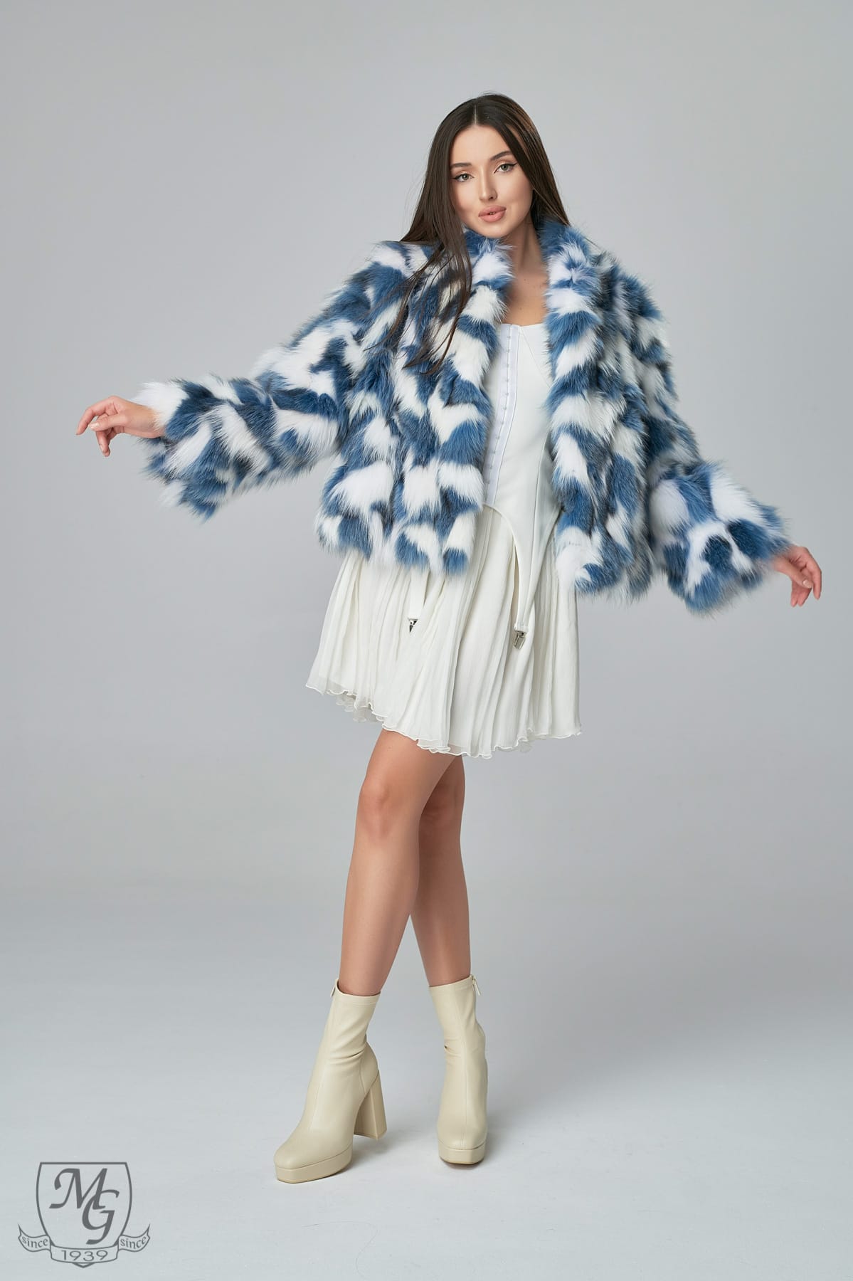 Blue jeans/white fox jacket, Miu model 6135 - Image 4
