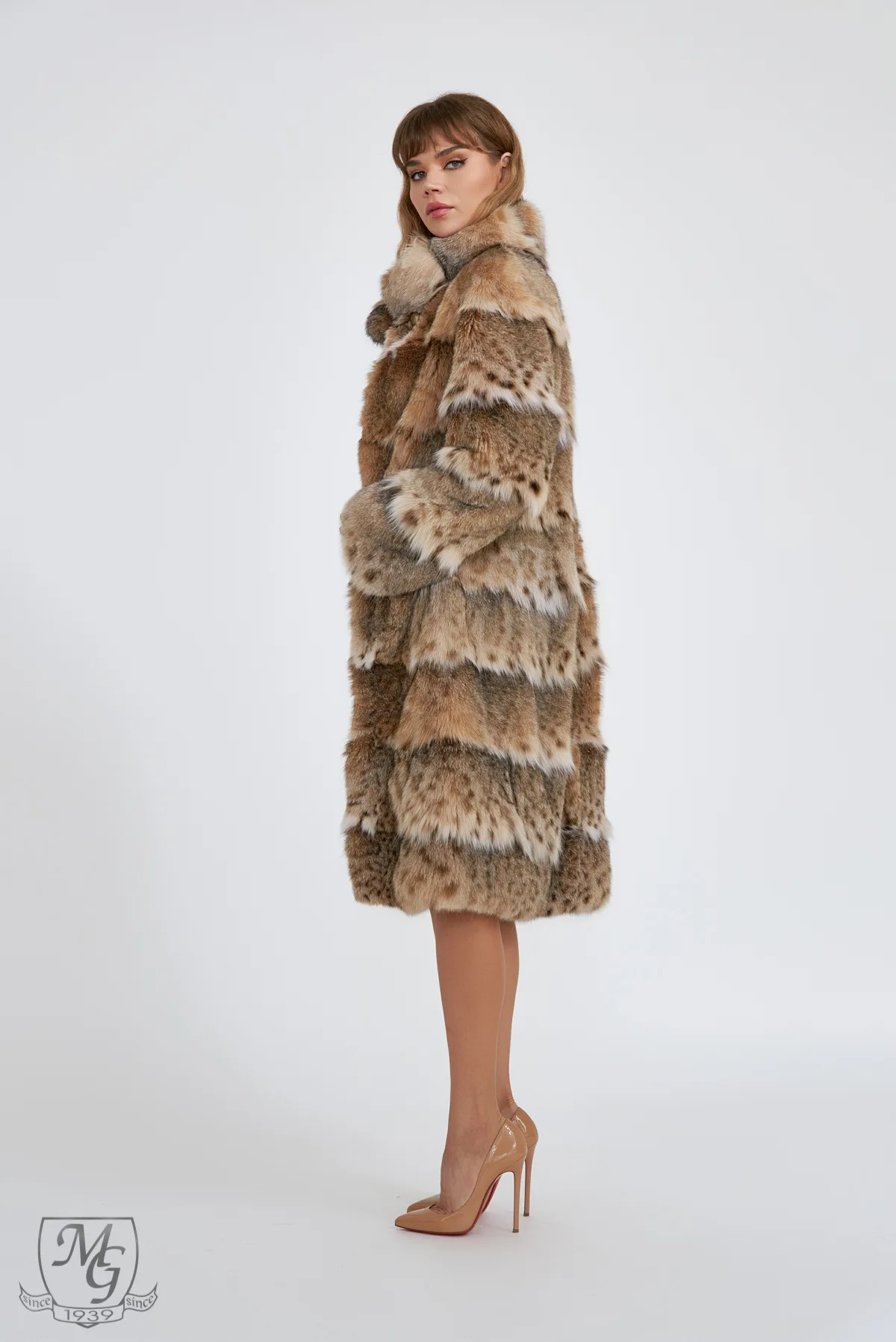 Golden Island SAGA fox coat - Casa de blanuri MG