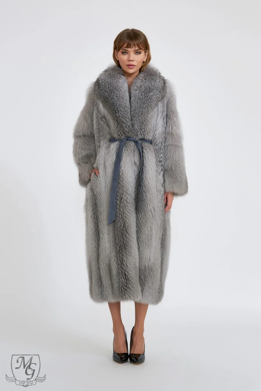 Long sapphire frost fox coat, Dalia model - Casa de blanuri MG