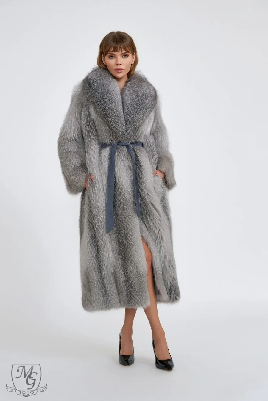 Long sapphire frost fox coat, Dalia model - Casa de blanuri MG