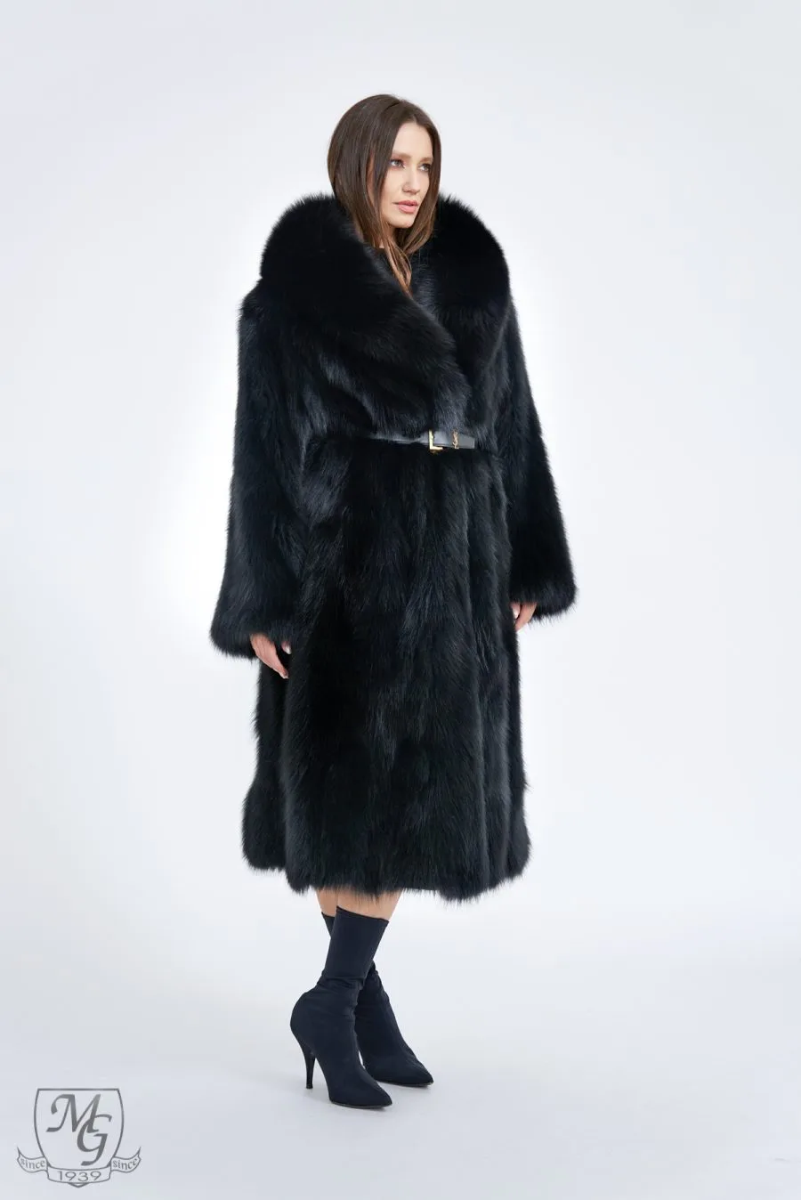 Black fox coat with waist drawstring, model 6414 - Casa de blanuri MG