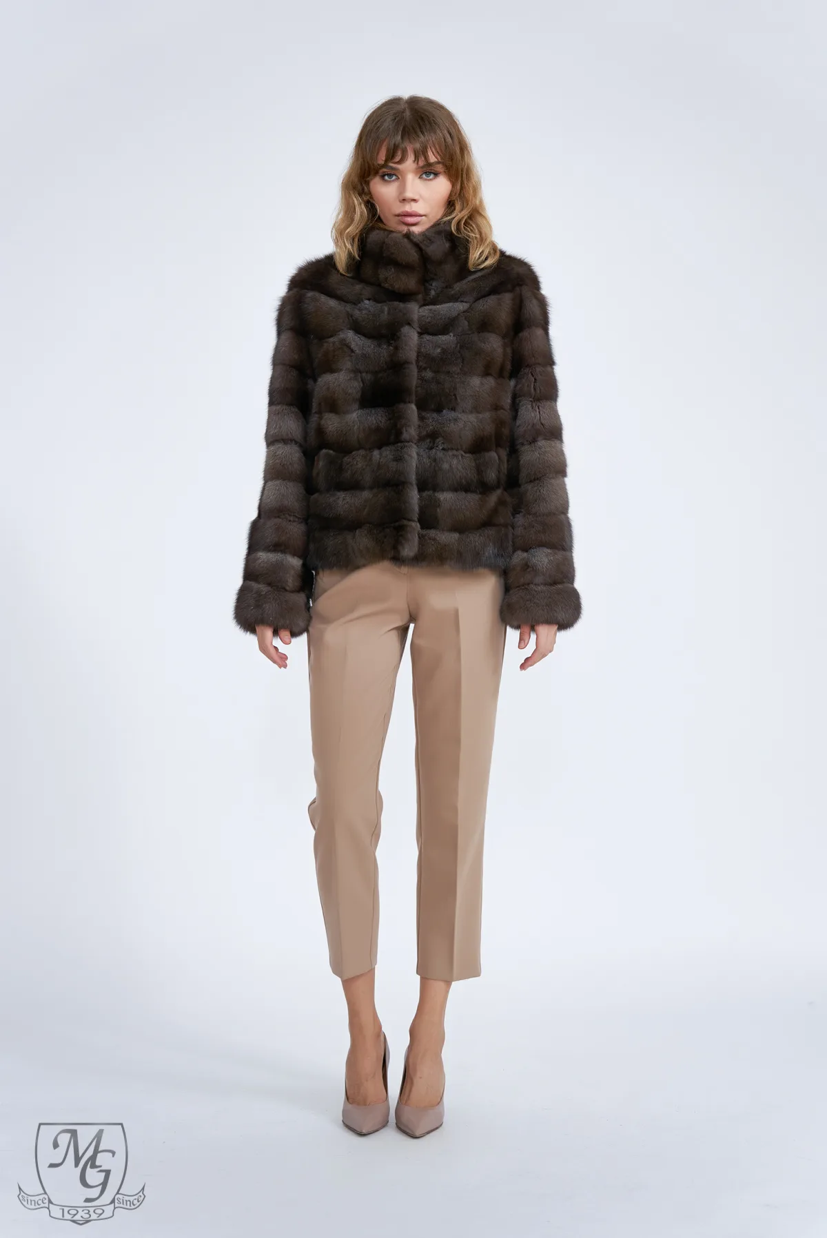 Gold Dalia Fox Coat - Casa de blanuri MG