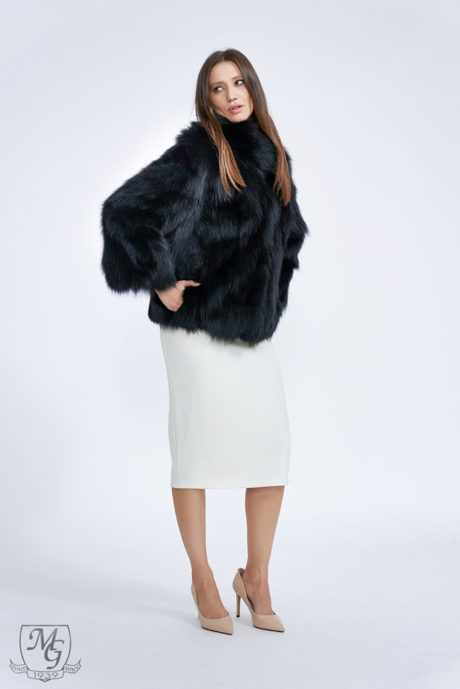 Black flat fox jacket, model 5611