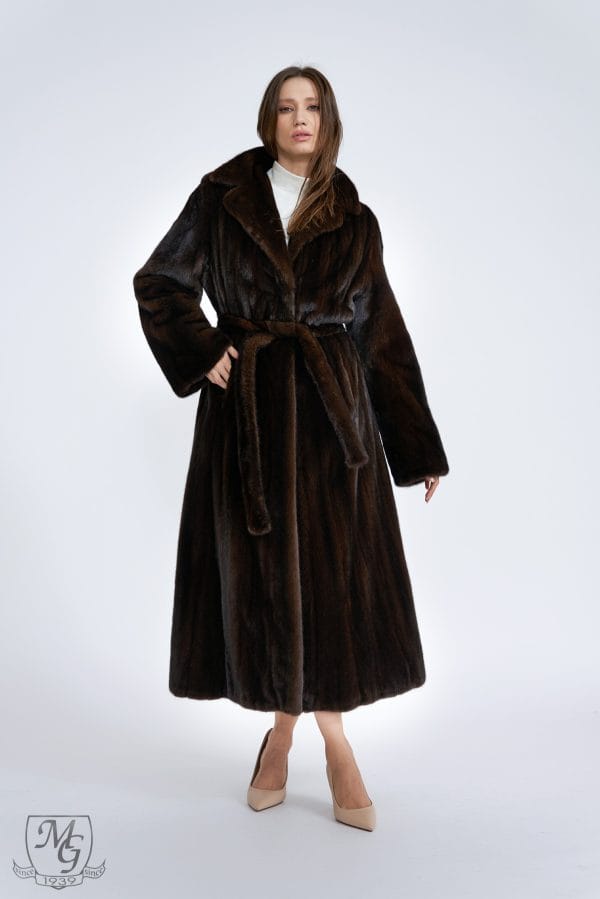 Mahogany mink coat, Transporto model