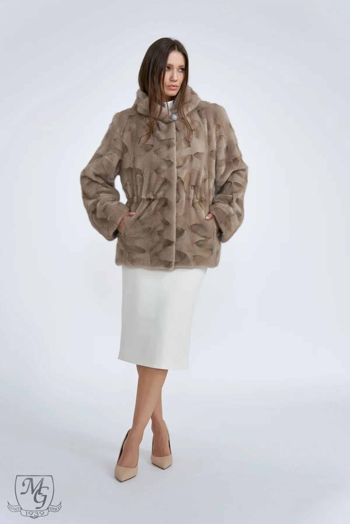 Women's Platinum gray sapphire mink coat - Casa de blanuri MG