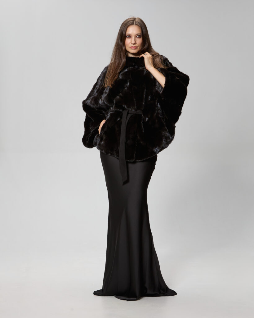 Jacheta din blana de vizon (nurca) neagra model 5092
